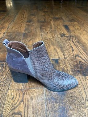 Donald J. Pliner Brown Textured Leather Ankle Booties